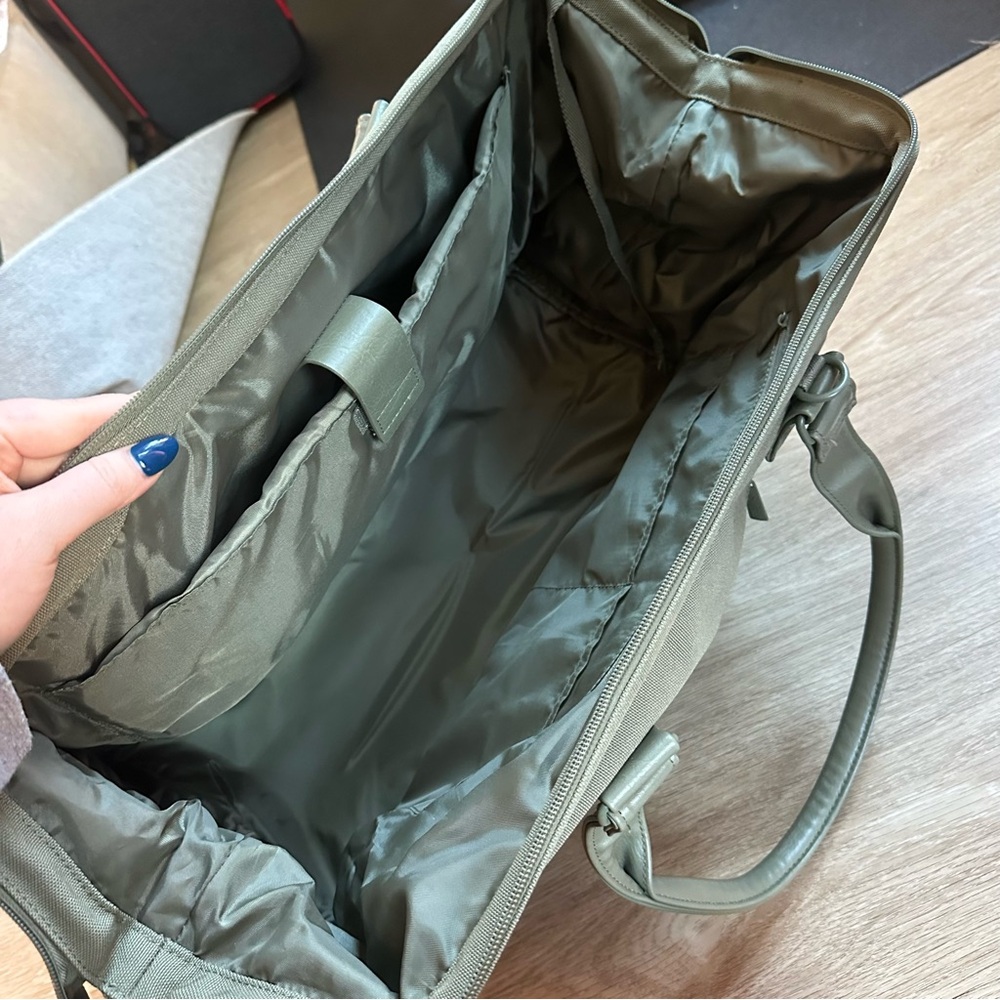 The Weekender Bag - Picture 8 of 11